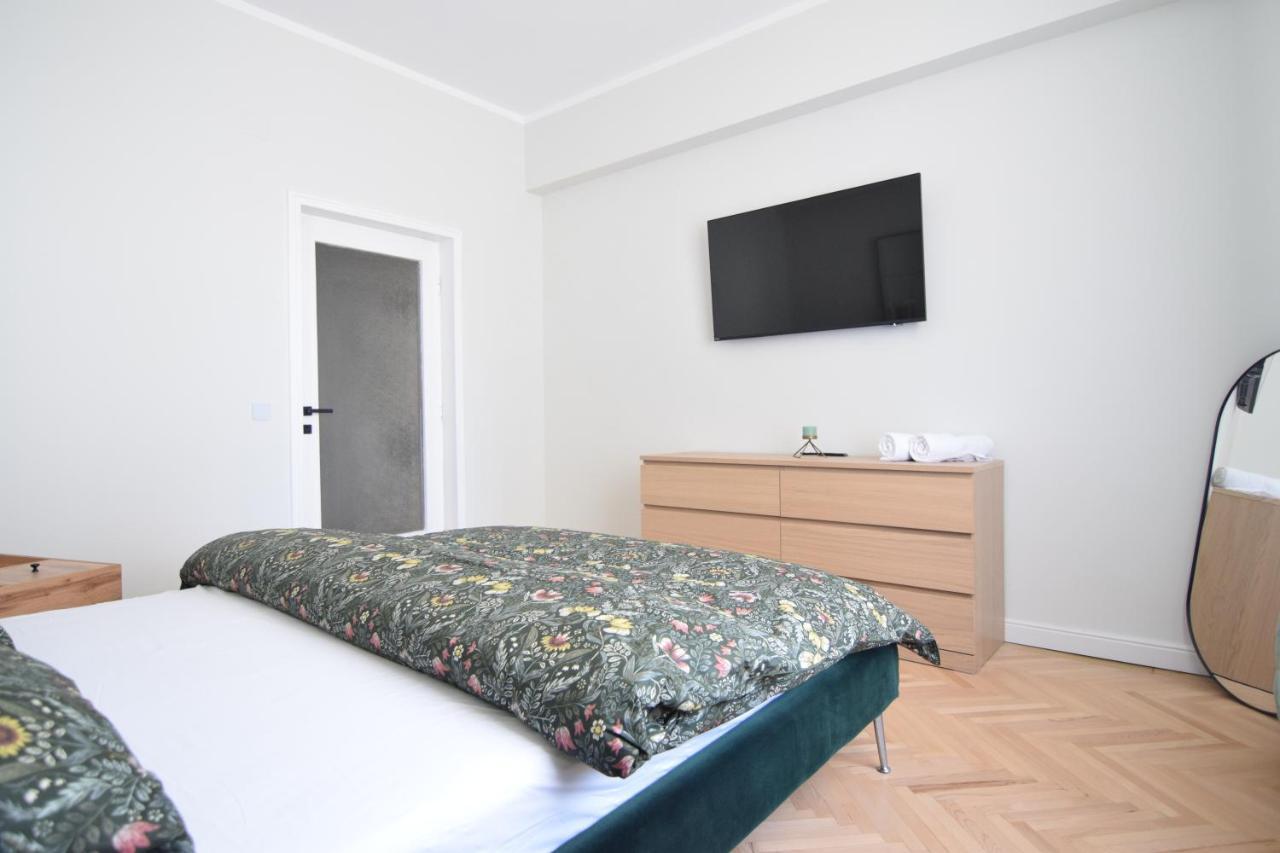 Beautiful Apartment In Old City Букурещ Екстериор снимка
