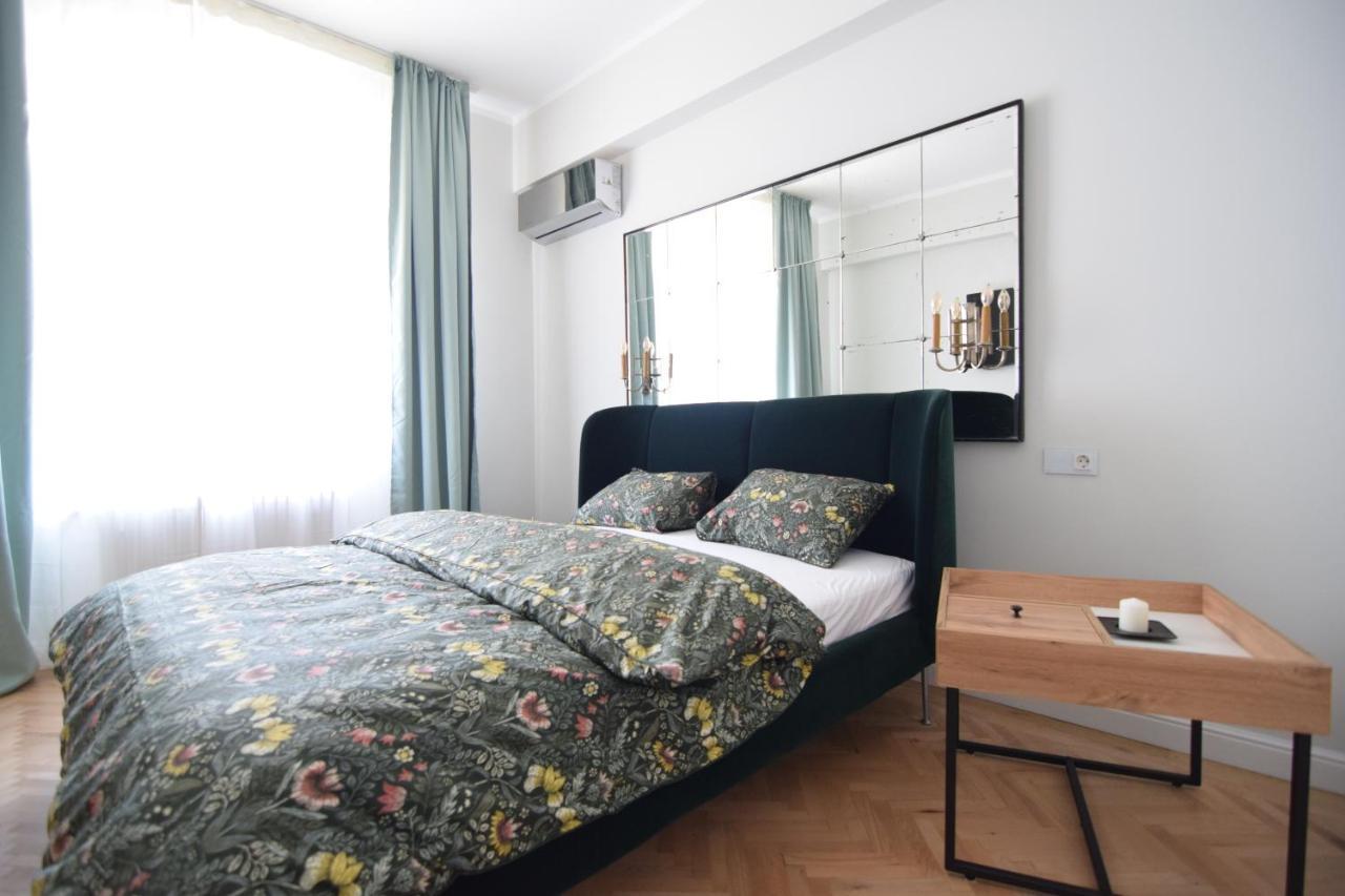 Beautiful Apartment In Old City Букурещ Екстериор снимка